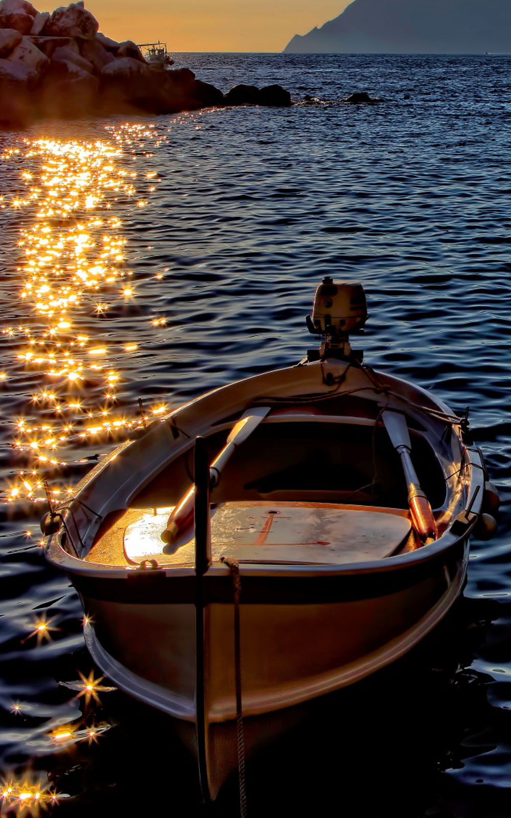 Sunset Boat On Sea Free 4K Ultra HD Mobile Wallpaper