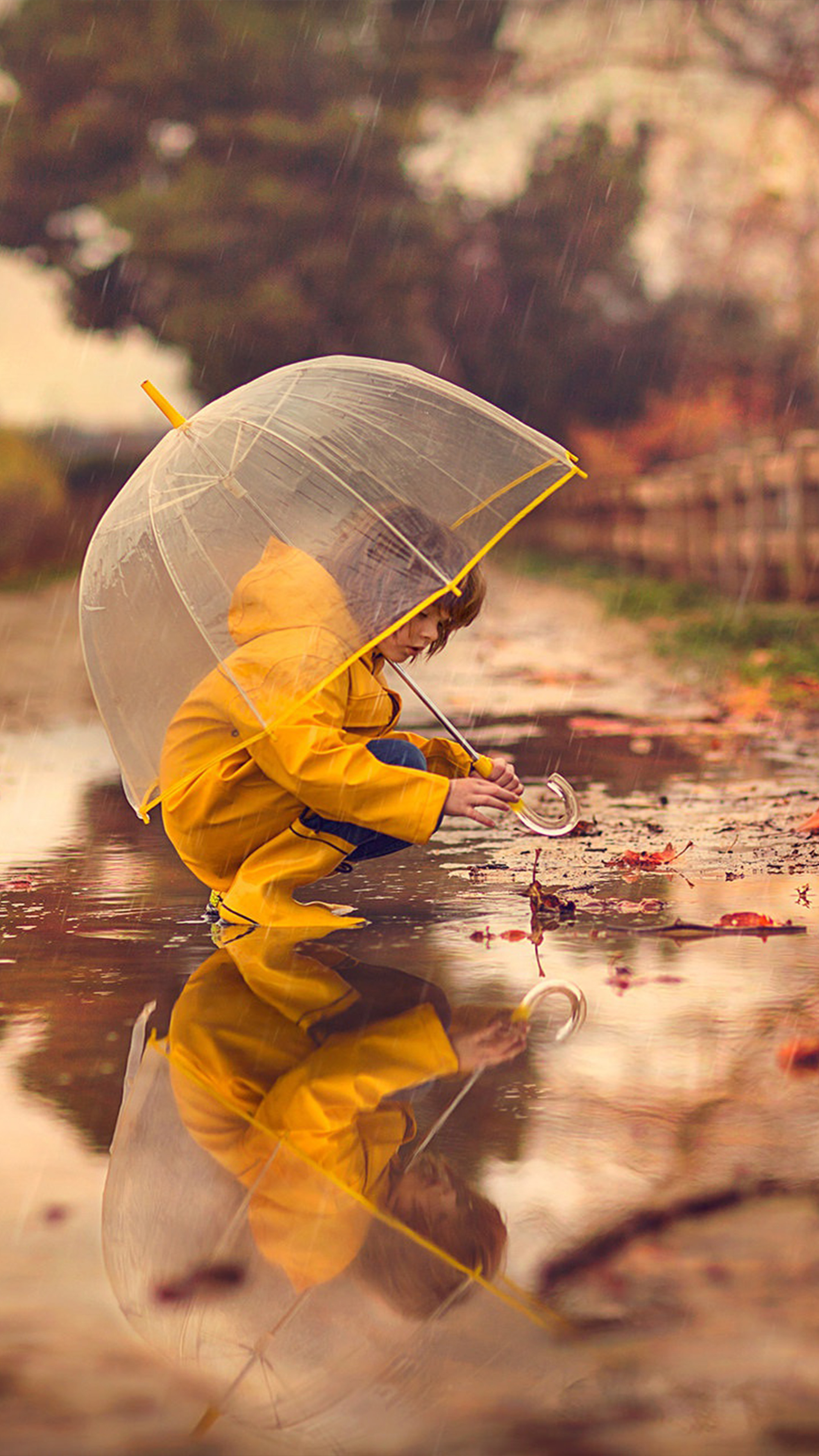 Kid Umbrella Rain Reflection 4K Ultra HD Mobile Phone Wallpaper