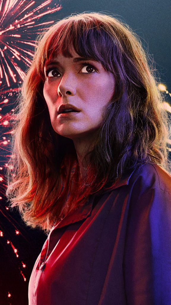 Joyce In Stranger Things 3 4K Ultra HD Mobile Wallpaper