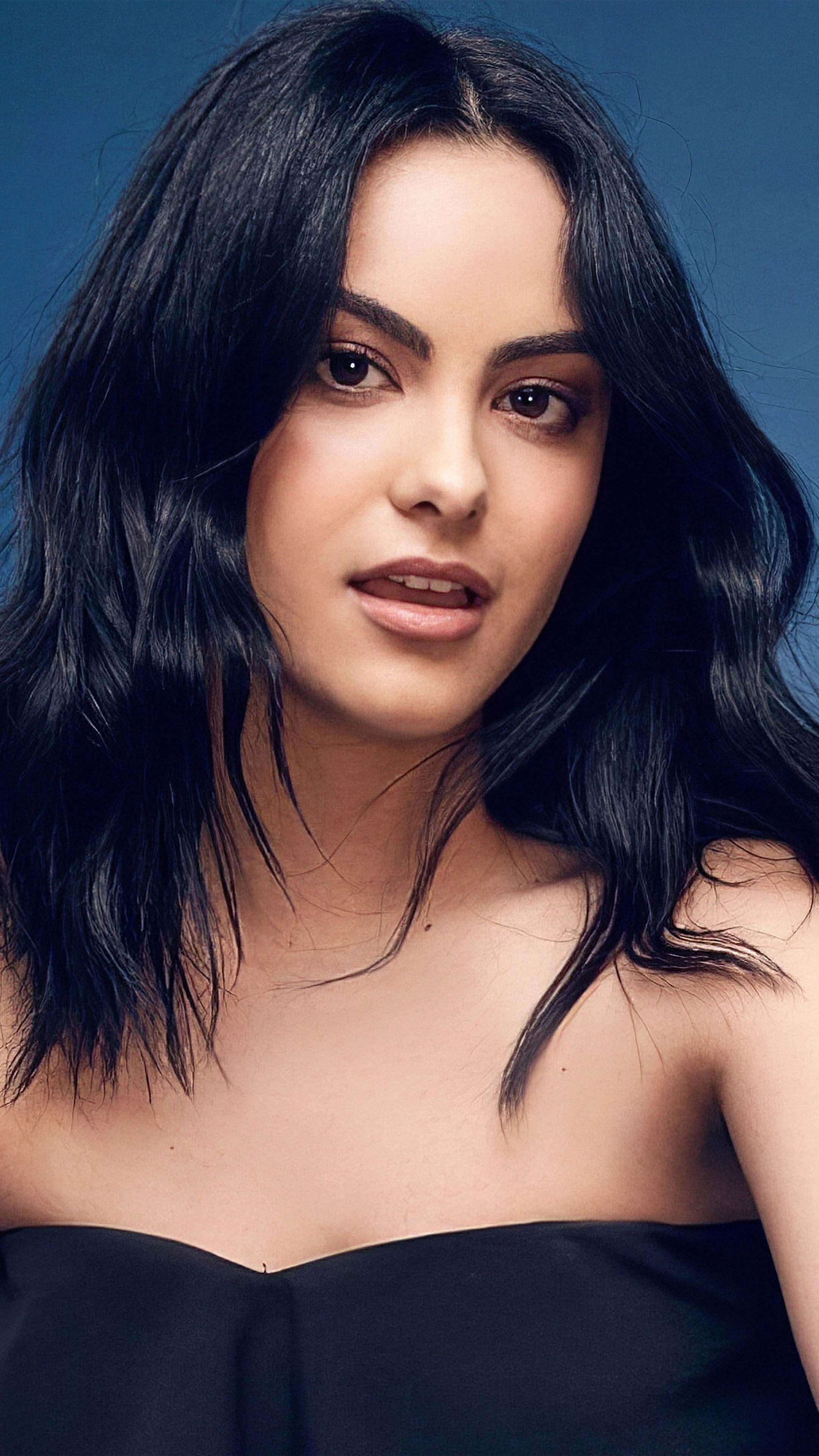 Camila Mendes hair