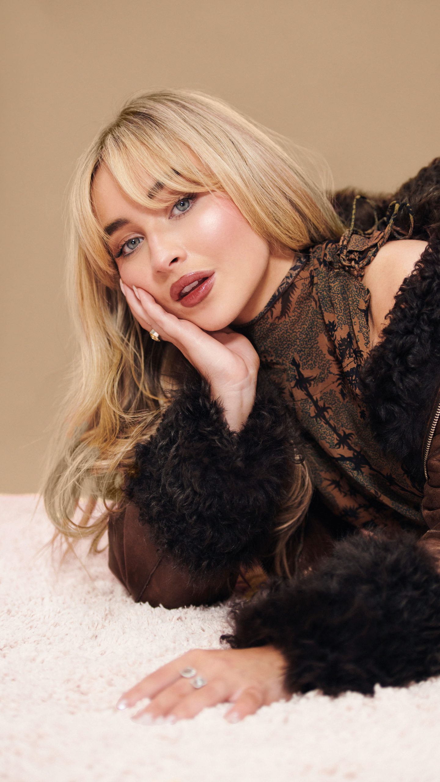 Sabrina Carpenter 2023 4K Ultra HD Mobile Wallpaper