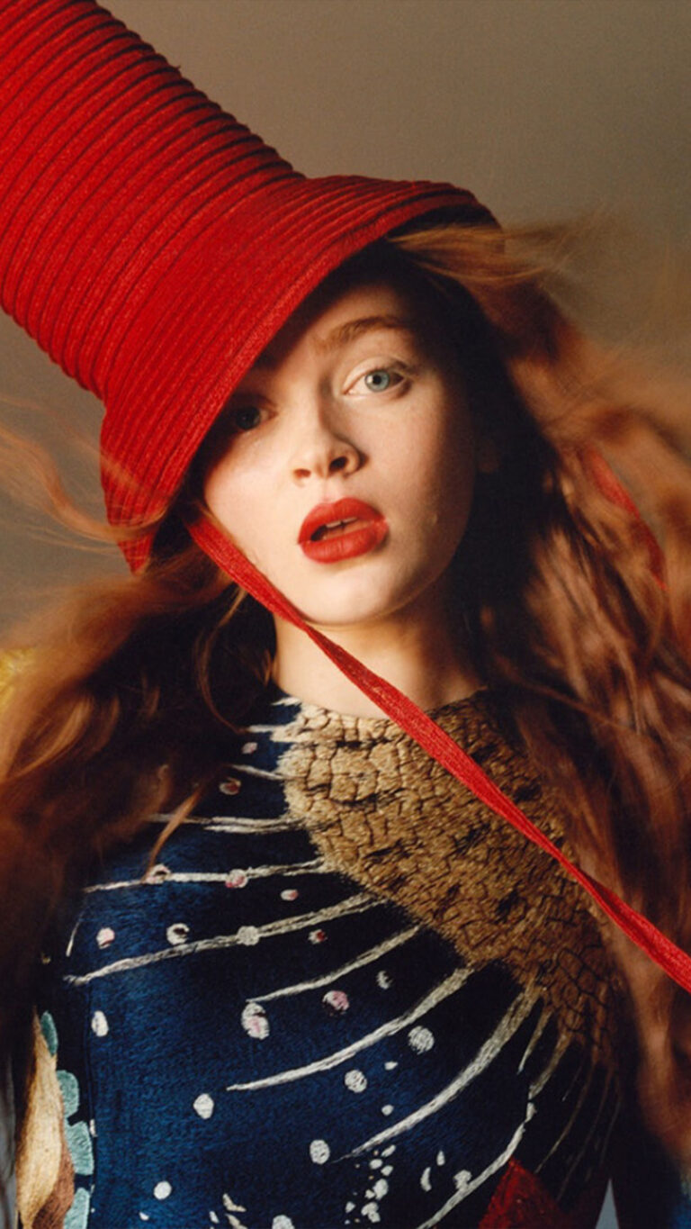 Sadie Sink Wearing Big Red Hat 2023 Photoshoot 4K Ultra HD Mobile Wallpaper