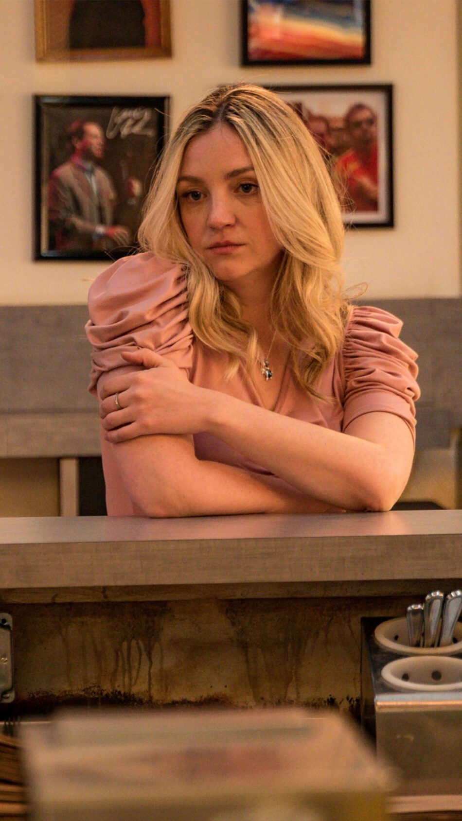 Abby Elliott 2024 4K Ultra HD Mobile Wallpaper